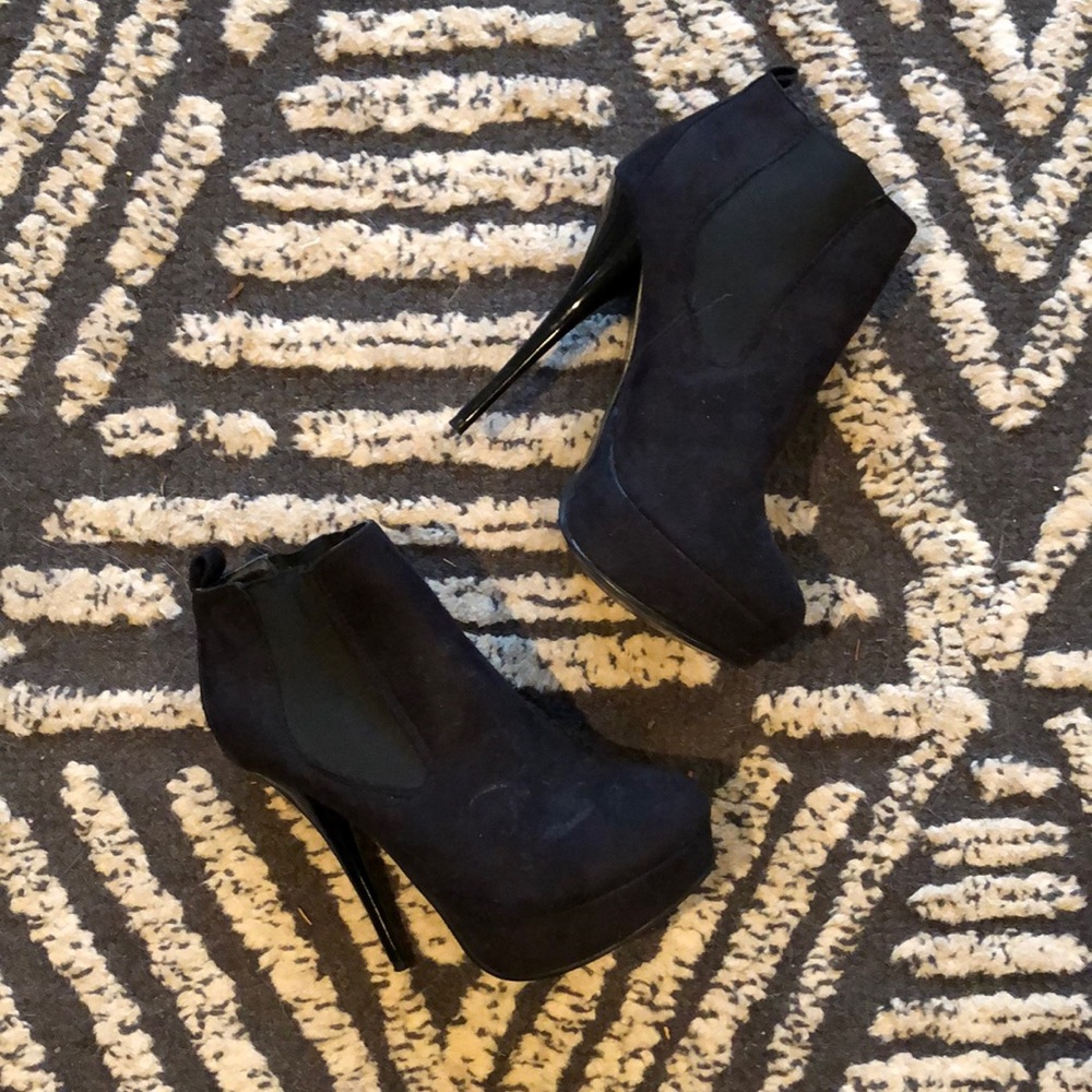 Heeled booties